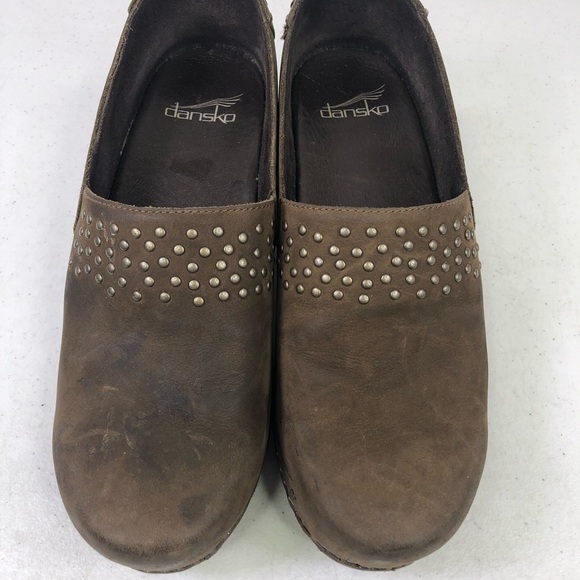 Dansko 9307787800 Brown Suede Round Toe Studded Slip On Womens Clogs Sz 38 - Picture 5 of 9